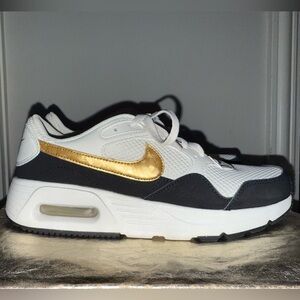 NIKE Women’s Sneaker - Platform Metallic Gold Black